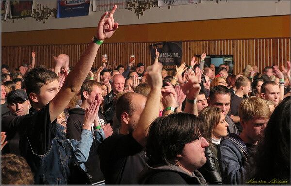 VE STŘÍBŘE BURÁCEL HARLEJ