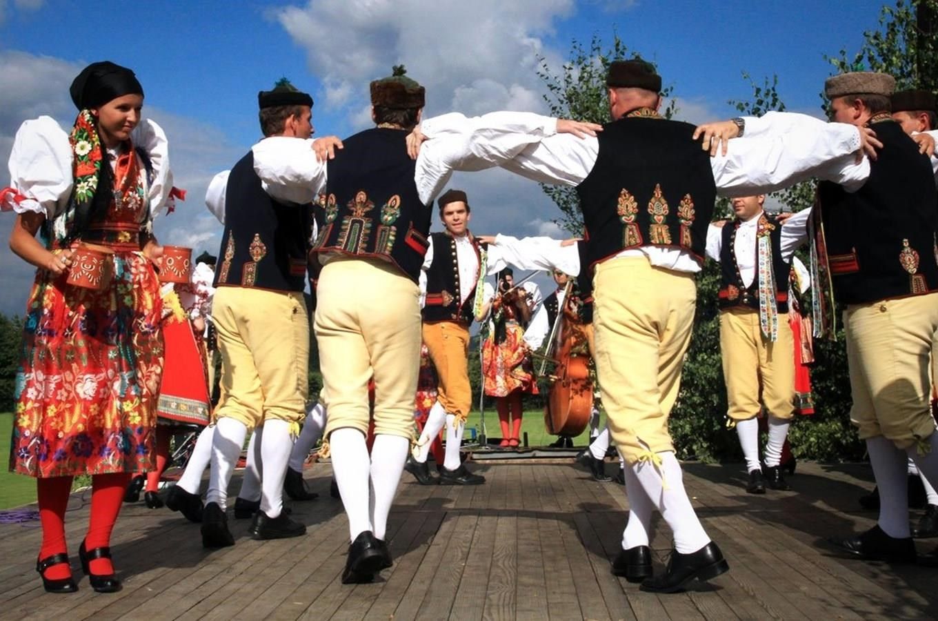 Chodské slavnosti se blíží - nový vizuál, pamětní medaile a vzpomínka na Konrádyho