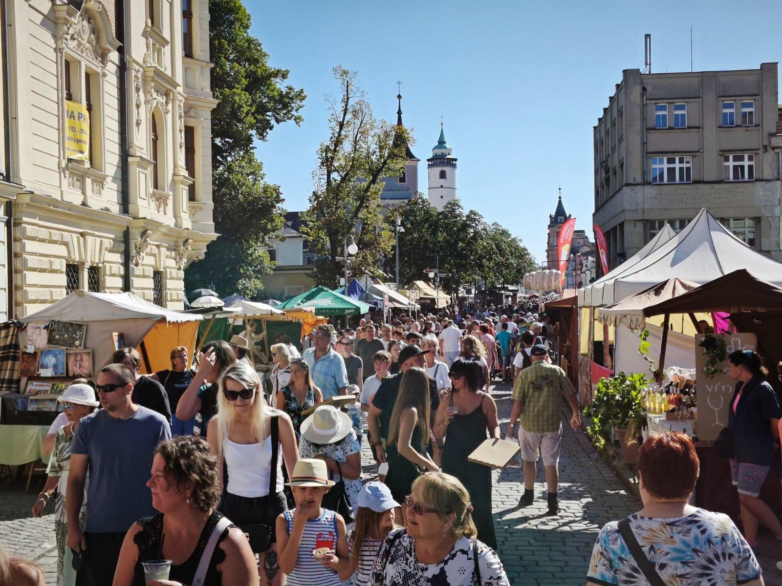 Dudáci, kroje a osm tisíc koláčů. Domažlice prožívají nejrušnější víkend léta