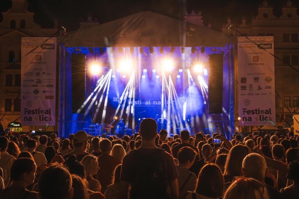 Festival na ulici zvládl stěhování i bouřky a přilákal přes 50 tisíc lidí. Příští rok se vrátí do centra Plzně