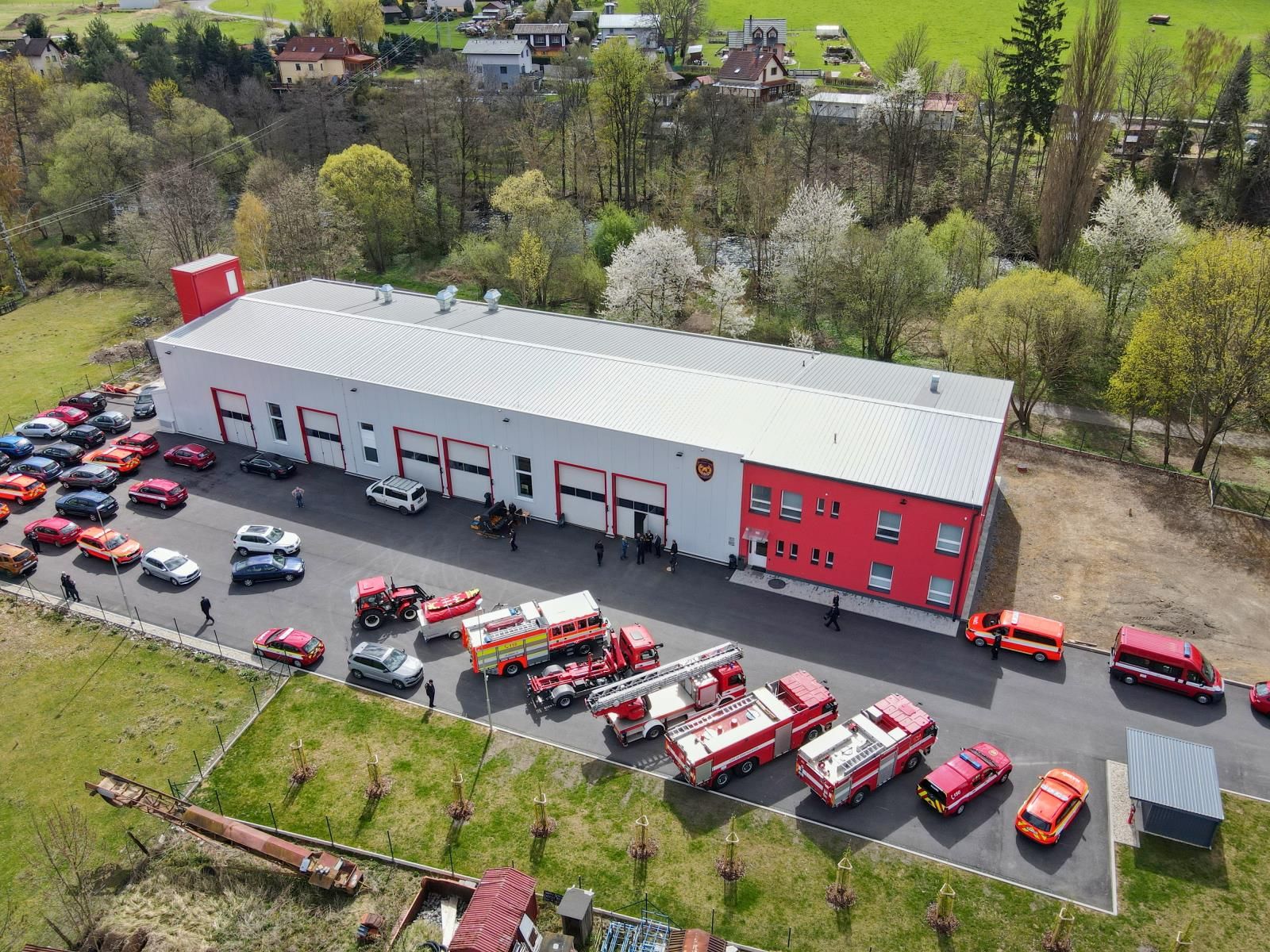 Hasiči v Sušici mají nové zázemí za téměř 60 milionů. Modernizace zrychlí výjezdy