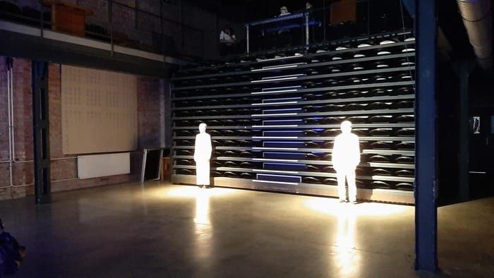 Human Wave v Plzni, pohlcující multimediální show v Moving Station