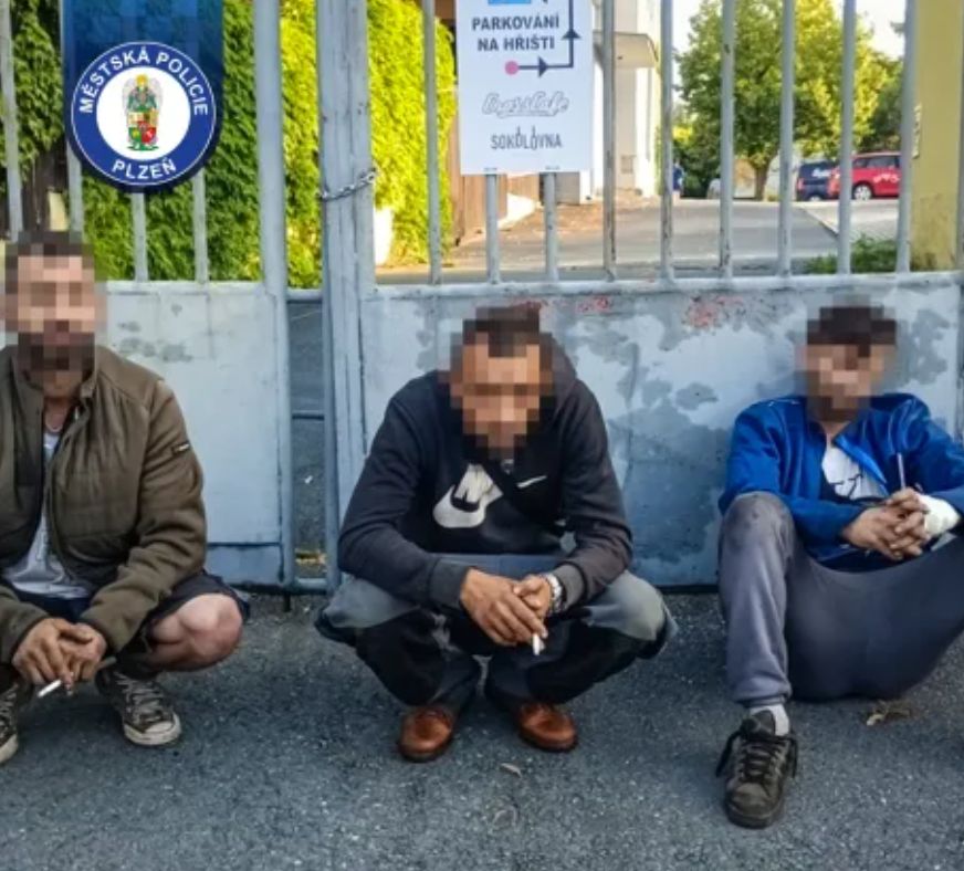Jiskry pod autem prozradily zloděje katalyzátorů. Pak přišly další problémy