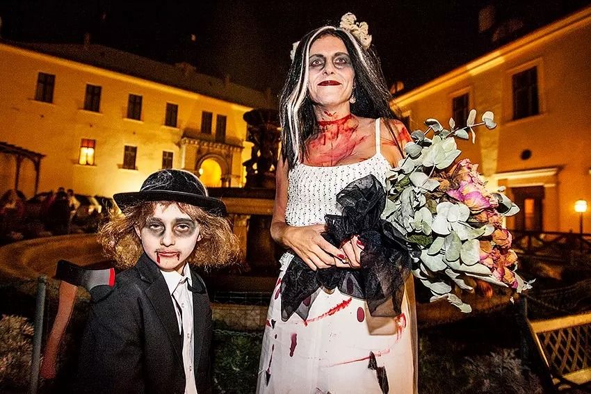 Magický Halloween na Zámku Zbiroh - lampionový průvod a soutěž masek
