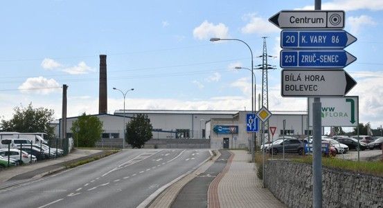 Na křížení Jateční a Chrástecké ulice se buduje nová světelná signalizace