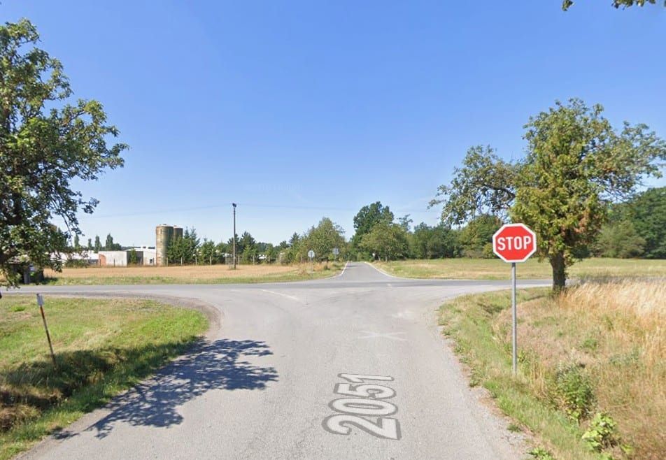 Na křižovatce u Kokořova se opět bouralo, čtyři zranění