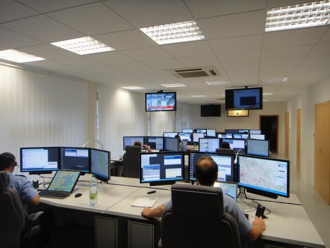 Plzeň bude rychlejší při zásazích. Jako první v republice propojí Policii ČR a městskou policii