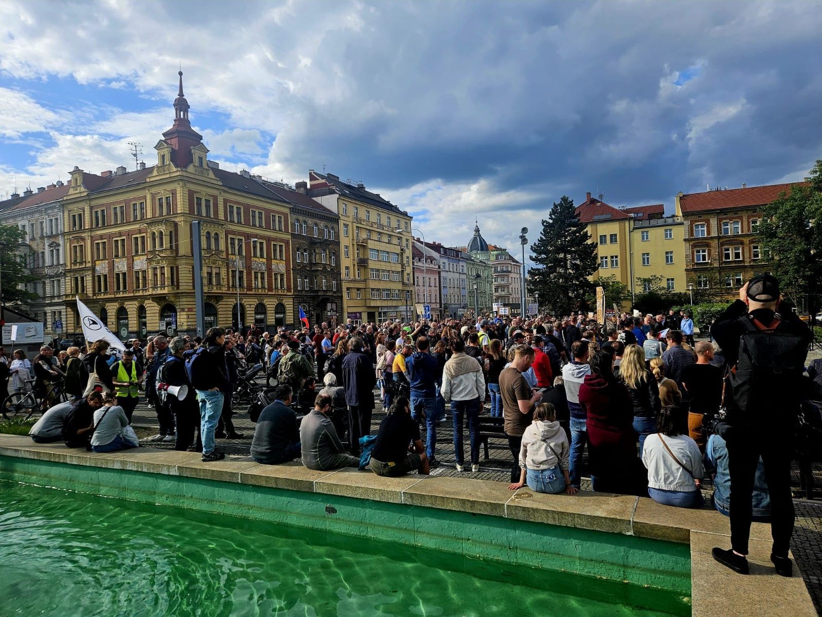 Ruce pryč od médií, znělo Plzní. Pochod mířil proti změně financování ČT a rozhlasu