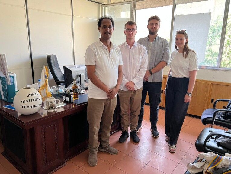 Studenti ZČU vyrazili do Etiopie. Univerzitě v Jimmě pomáhali s laboratořemi i akreditací