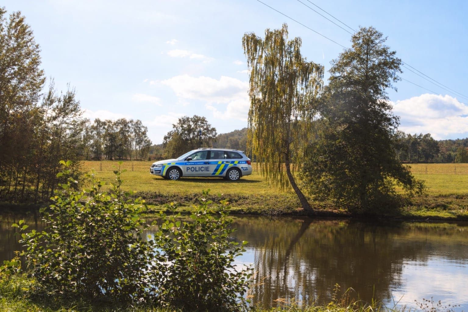 U Chotíkova našli v rybníku tělo muže. Případ vyšetřují kriminalisté