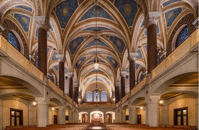 Velká synagoga zve na komentované prohlídky. Některé vedou i na věž