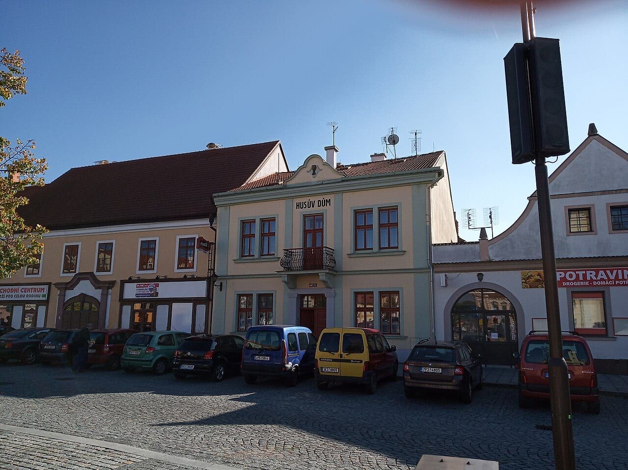 Dobřany přemění Husův dům na 11 městských bytů