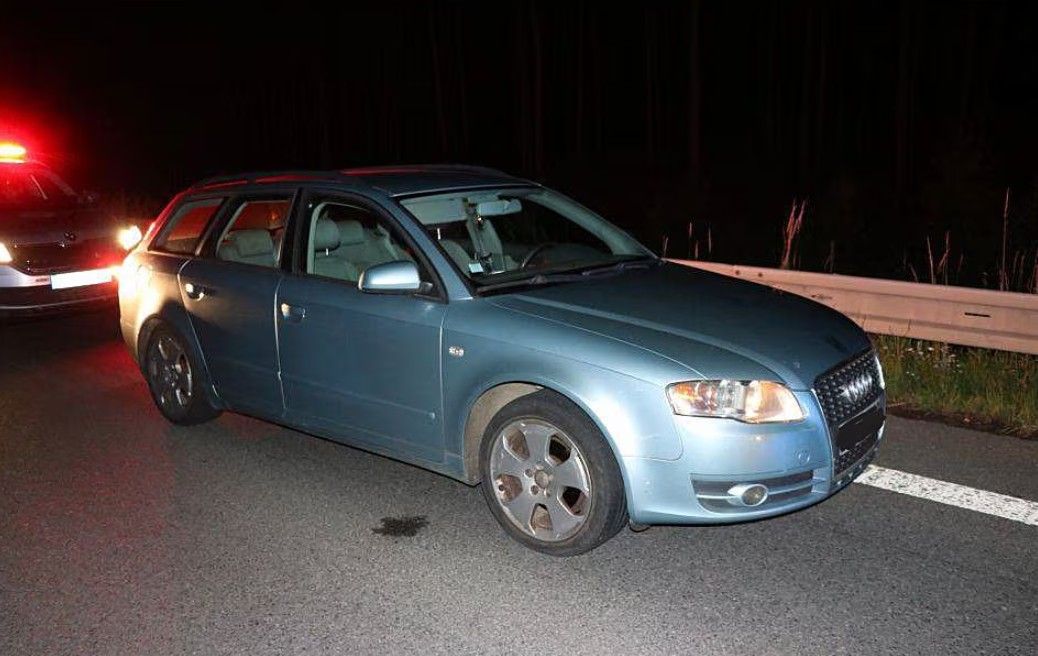 Honička na D5 - řidič Audi unikl, tři spolujezdci zadrženi