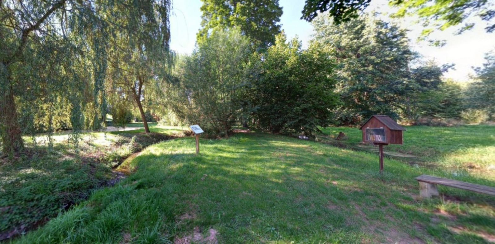 Kdy se znovu otevře park v Blovicích? Zámecký areál zůstává zavřený, lidé sepisují petici