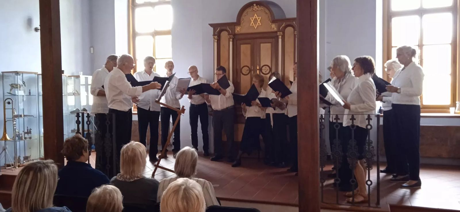 Koncert pěveckého sboru Tulipan včele s dirigentem Victorem Mullerem