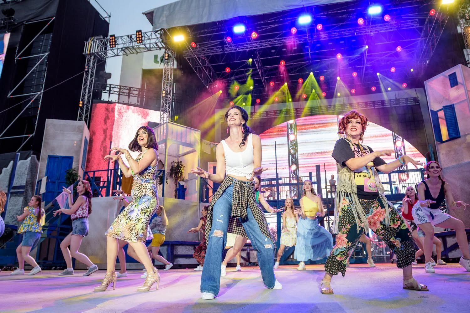 Mamma Mia! dnes uzavře velkou open-air sérii. Divadlo posílilo opatření proti horku