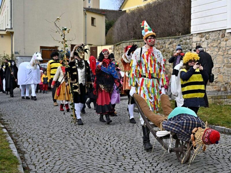 Masopust v Bolevci očekává rekordní počet masek, folklor a zabijačka