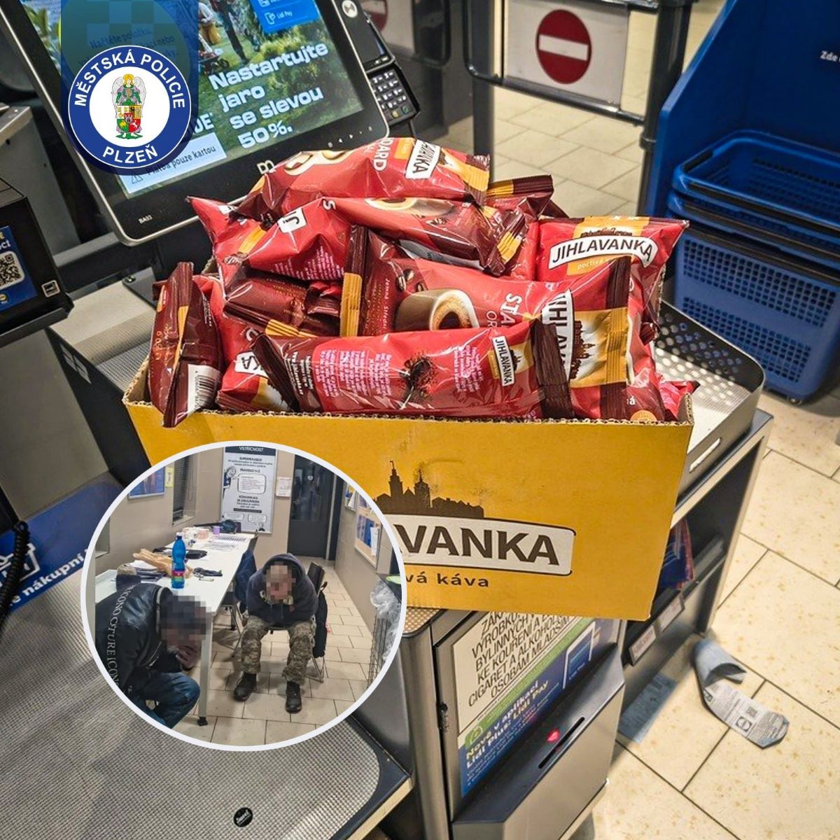 Milovník kávy v Plzni si šel pro 47 balení, ovšem bez placení. Odešel se strážníky