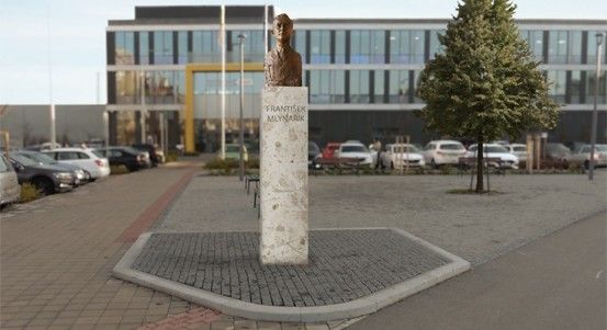 Muž, který stál u zrodu plzeňských trolejbusů, dostane bustu. Bude před Vozovnou Slovany