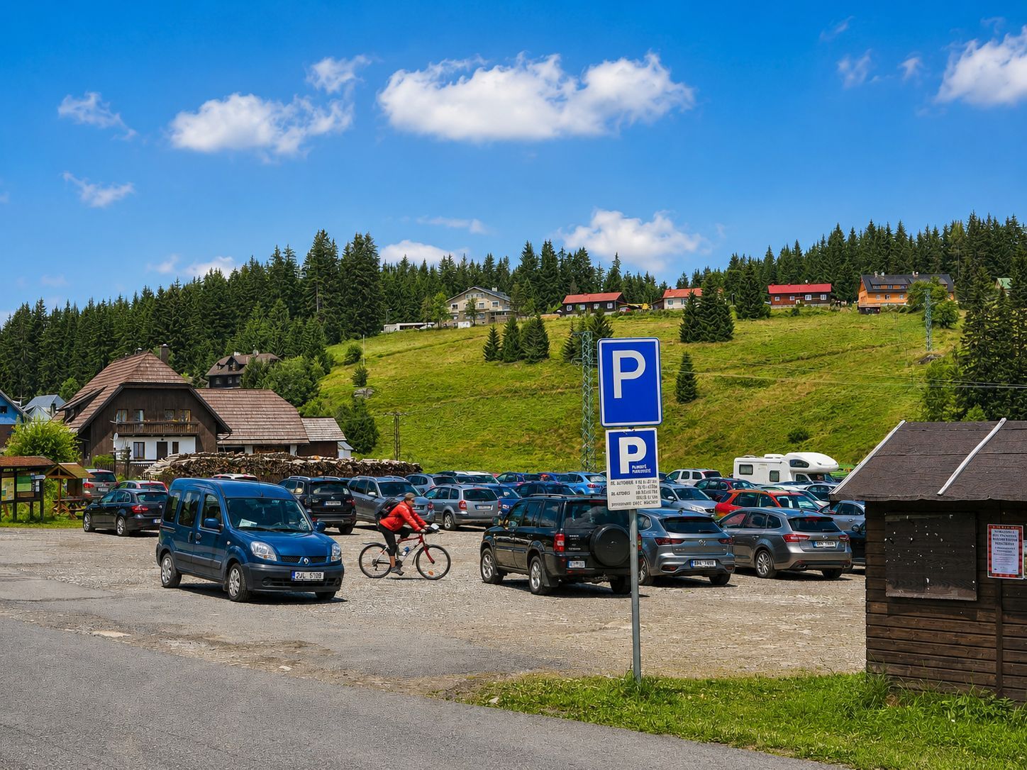 Plná parkoviště, davy i neukáznění turisté. Šumava chce chránit citlivá místa