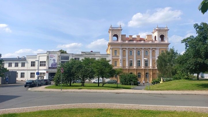 Plzeň bude mít první Náměstí Karla Gotta v Česku. Vznikne před zrekonstruovaným Peklem