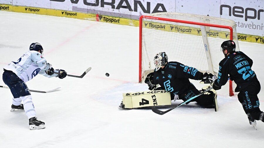 Plzeň porazila Karlovy Vary 2:0 po gólech Maláka a Měchury