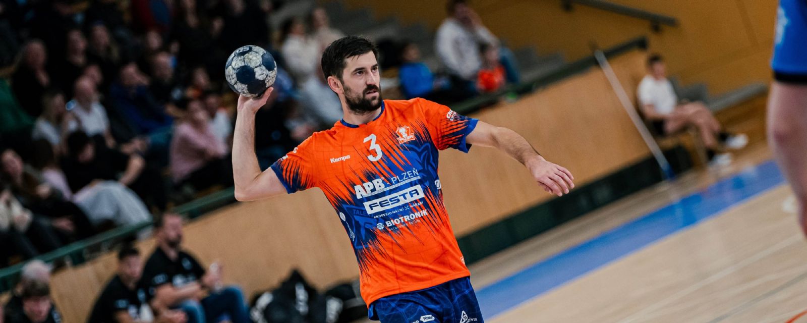 Plzeňská házenkářská mašina dál drtí soupeře