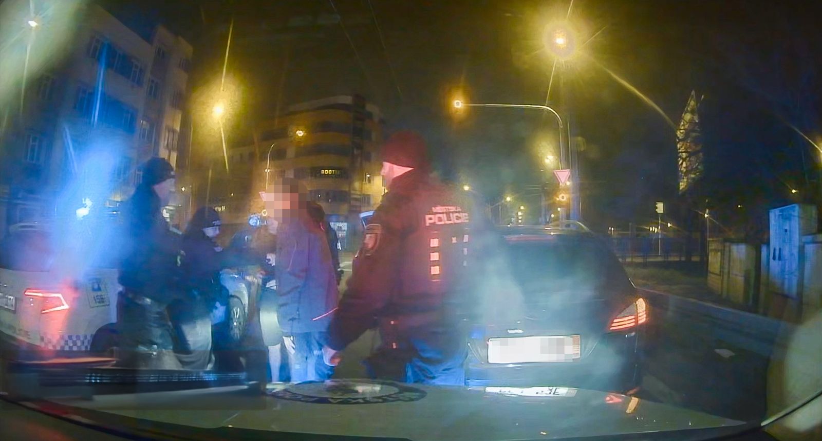 Řidič bez dokladů si zajel natakovat, poté nadýchal 3,19‰