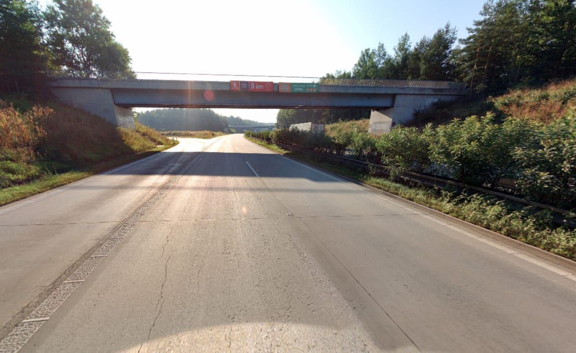 Řidič, který jel v protisměru na D5, se sám přihlásil. Dostal pokutu 5 500 korun