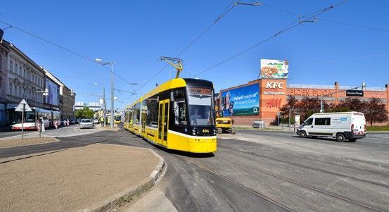Skvrňany se dočkaly. Tramvaje se po dlouhé výluce vrací na opravenou trať