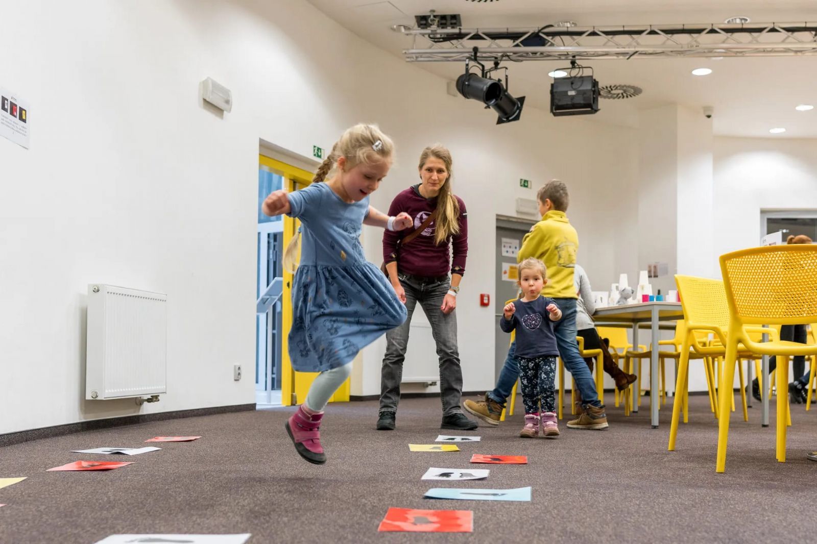 Techmania zve rodiny s dětmi na Zvídavé hraní. Dubnový program nabídne bádání mezi řádky