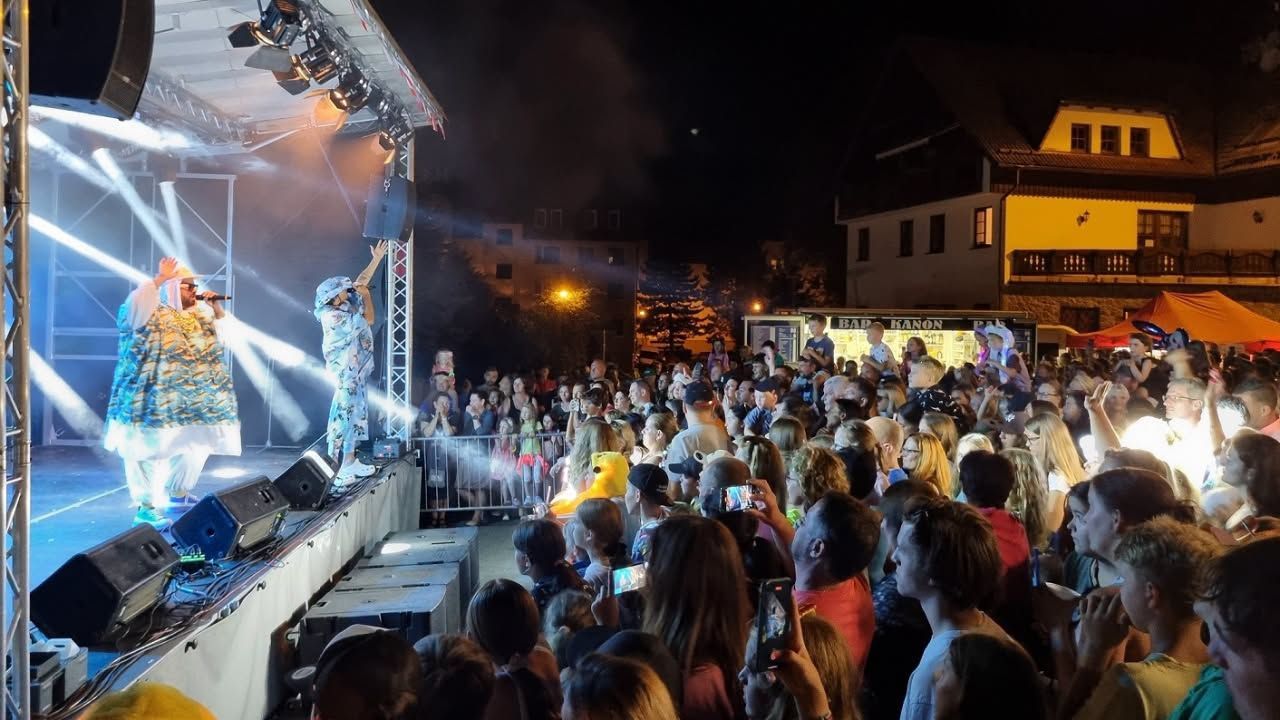 obrázek: Železná Ruda ožila slavnostmi. Město oslavilo 20 let partnerství s Bavorskou Rudou