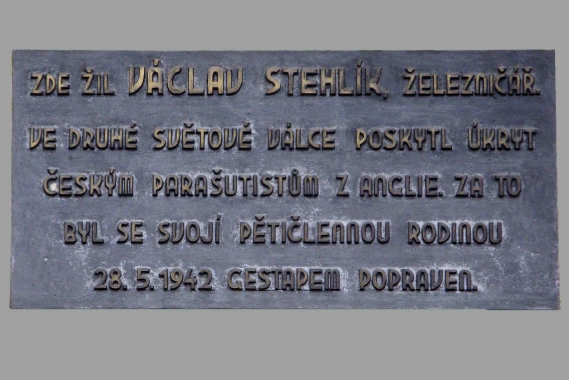 ... bude zastřelen s celou svojí rodinou