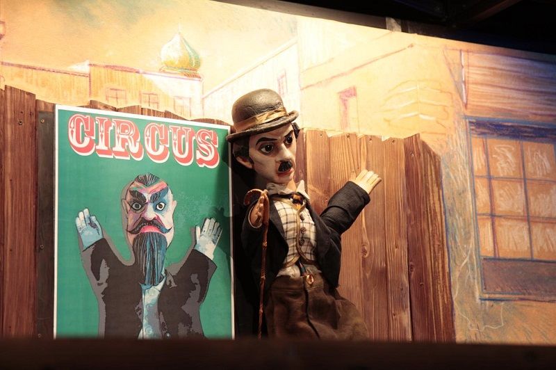CHA CHA CHA aneb CHArlie CHAplin a jiná CHÁska