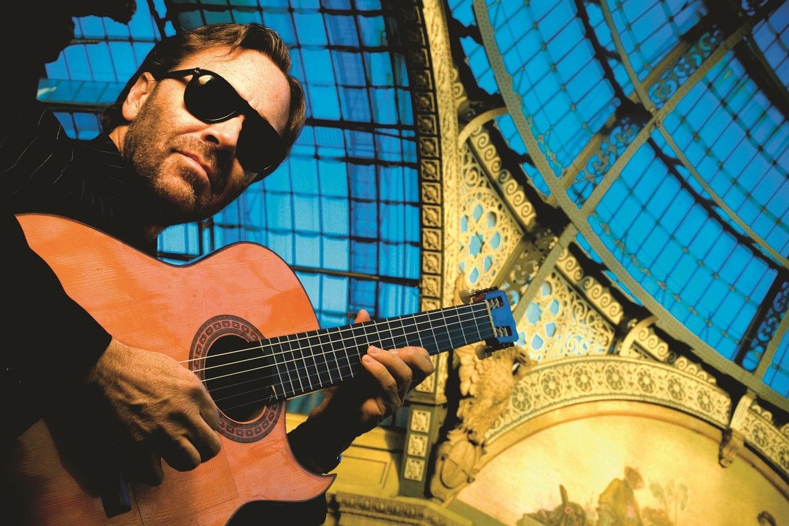Legenda jazzové kytary Al Di Meola bude hrát Beatles v Plzni