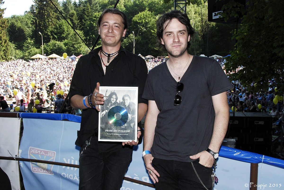 obrázek: Před koncertem Suzanne Vega vystoupí  Šindelář s Kořínkem