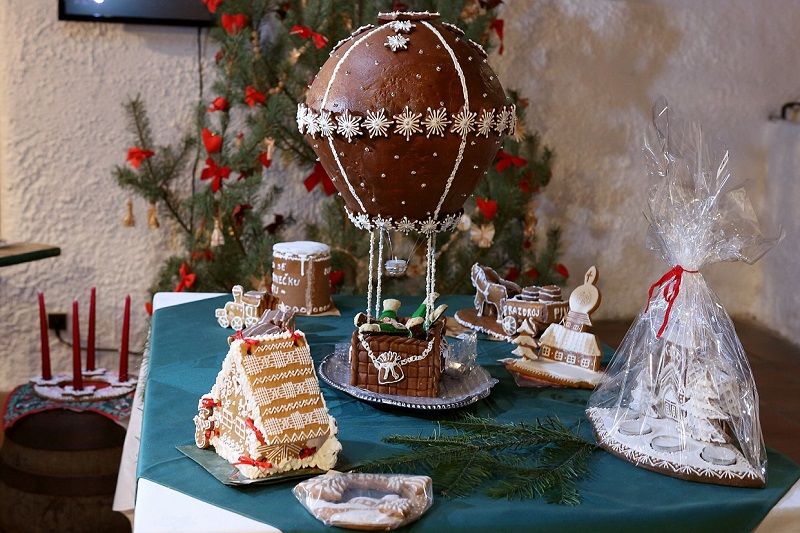 obrázek: SOUTĚŽ  O NEJKRÁSNĚJŠÍ VÁNOČNÍ PERNÍČEK
