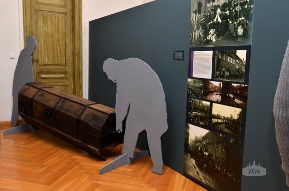 VÝSTAVA PLZEŇ POHROMAMI STÍHANÁ