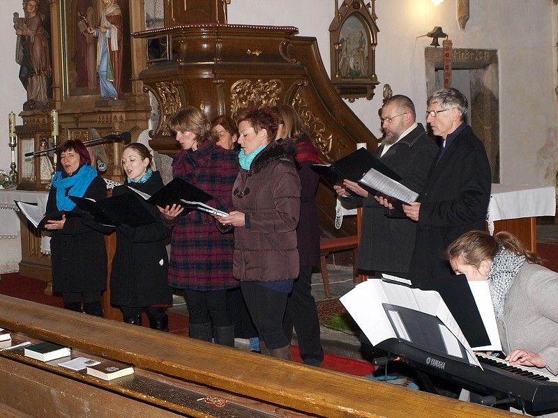 Úspěšný adventní  koncert pěveckého sboru Metanoia ve Velharticích