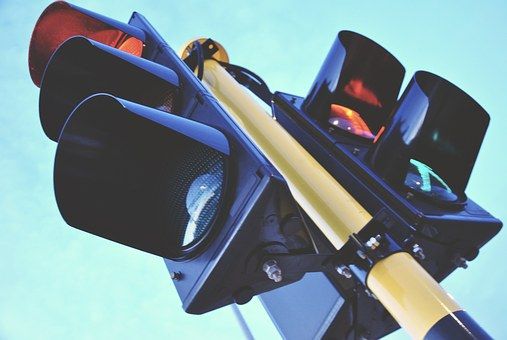 obrázek: Opilý řidič projel v Plzni křižovatkou na červenou 