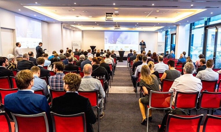 AI a 3D tisk propojily vědu s průmyslem na konferenci Manufacturing Technology