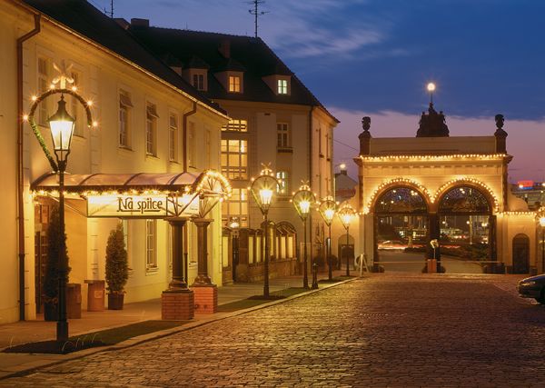 Blíží se Noc pivovarů v Plzni. Prazdroj láká na sklepy při svíčkách i večerní show