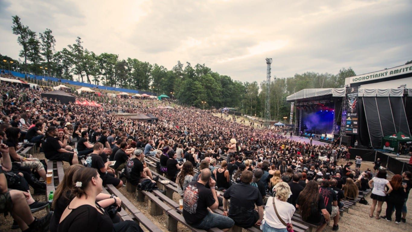 Léto plné hudby v kraji. Od metalu po folklor, festivaly rozezní Plzeňsko i památky