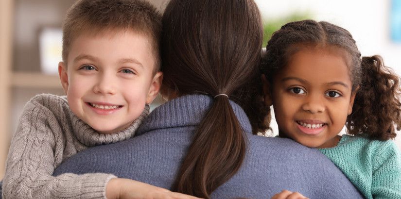 Plzeňský kraj posiluje pěstounství novým portálem pestujbudoucnost.cz