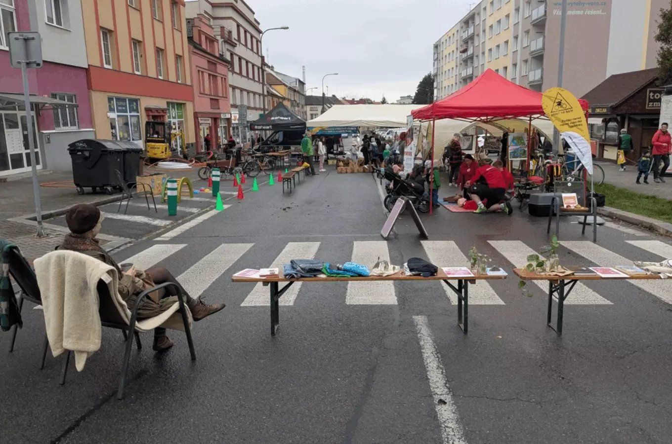 Sousedské slavnosti promění dvě místa v Plzni. Lákají na cirkus, hudbu, hry i swap
