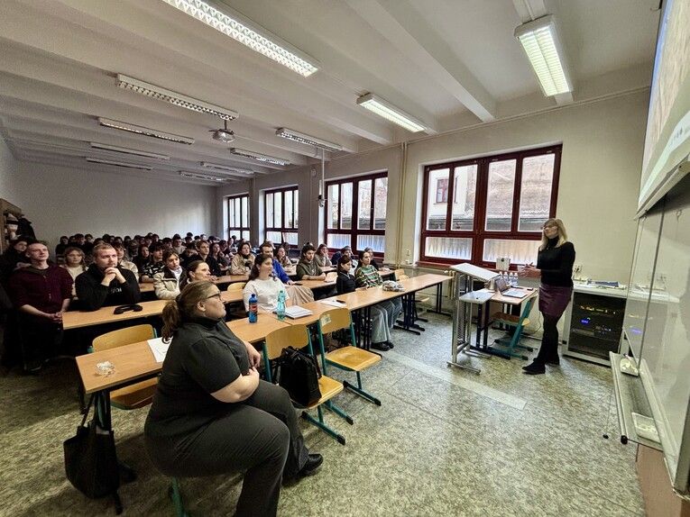 Studenti filozofie spojují terorii s bysnysem