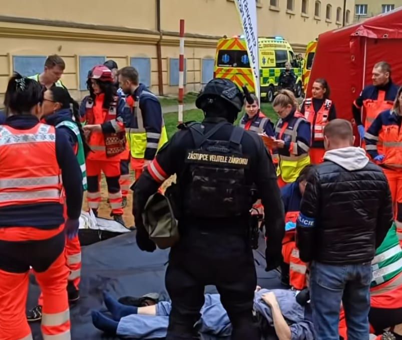 Věznici na Borech obsadily desítky policistů, hasičů a záchranářů. Plzeň zažila velké cvičení