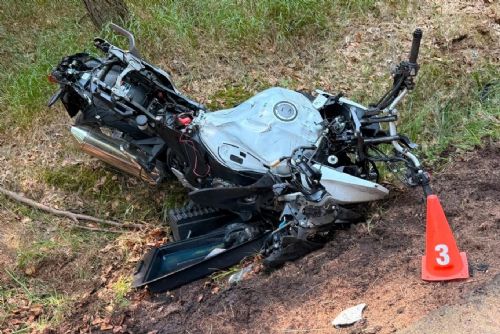 obrázek:Smrtelná nehoda na II/191. Motorkářka zahynula mezi Rozelovem a Starým Smolivcem