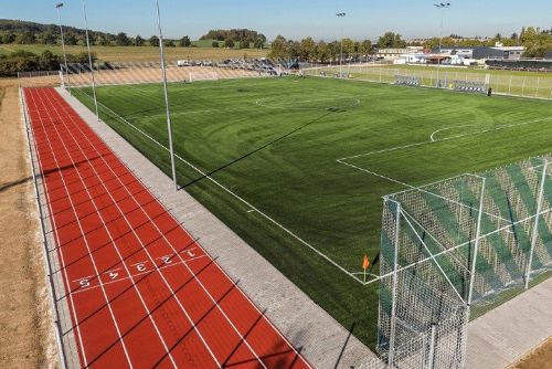 obrázek:V Černicích otevřeli nové sportoviště za 67 milionů. Areál pro školy i veřejnost