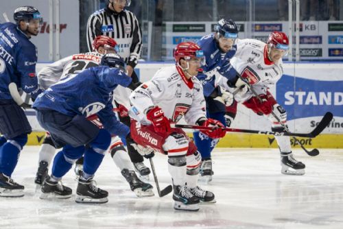 obrázek:V Plzni doma poprvé v sezoně tři body. MacPherson rozhodl proti Hradci 2:1